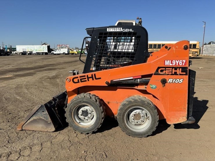 2019-gehl-r105-image-5