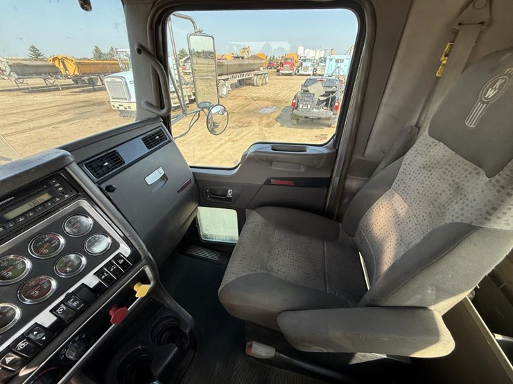 2013-kenworth-t800-image-82
