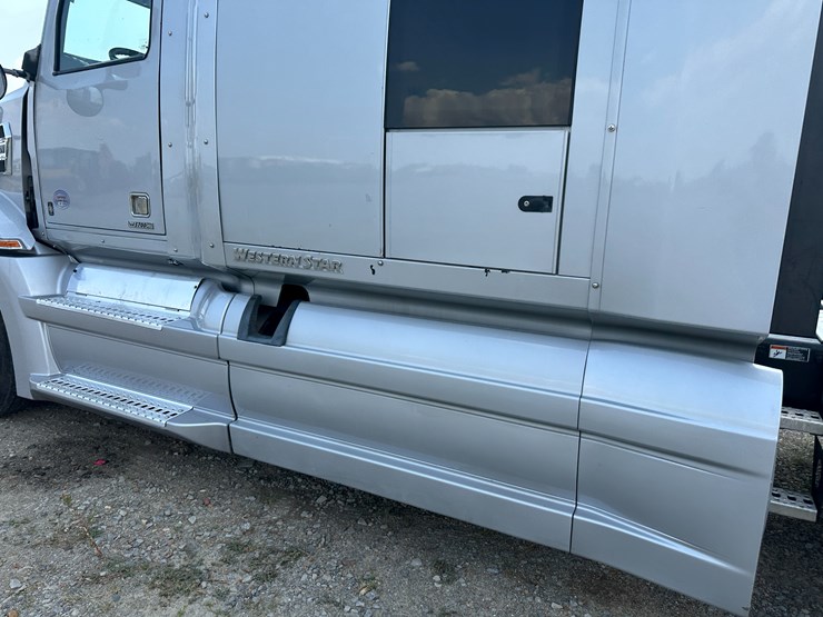 2018-western-star-5700-image-29