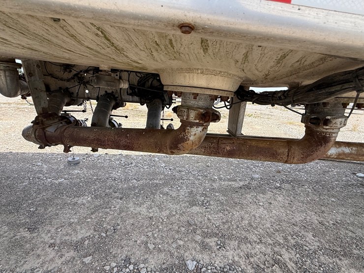 #9657-•-1996-weld-it-s/a-5400gal-fuel-trailer-1w9t23269tl010011-inv#:-9657-image-20