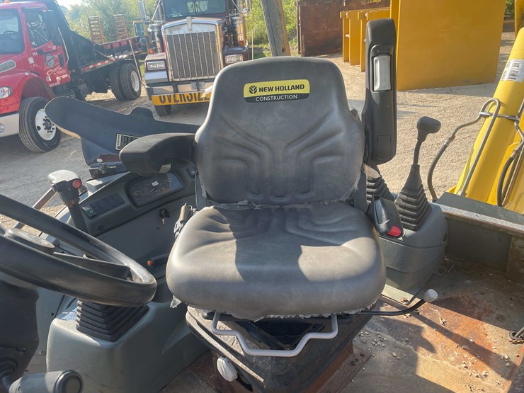 #13315-•-2003-lb110-backhoe-loader-image-73