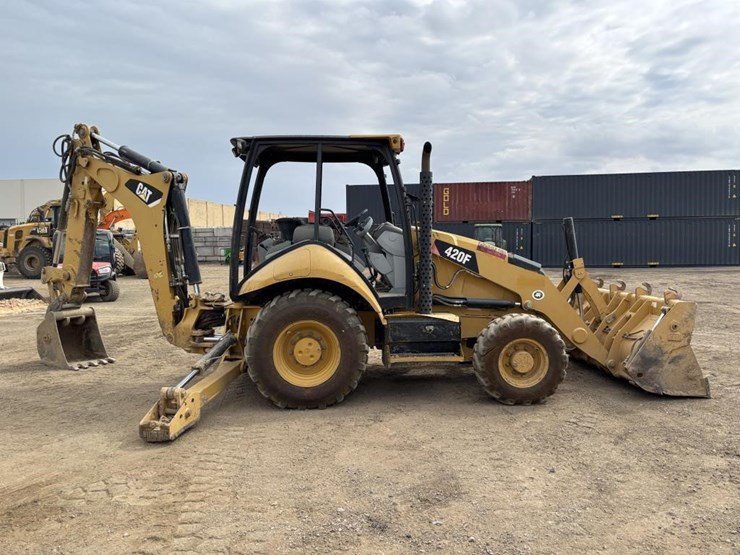 2013-caterpillar-420f-image-7