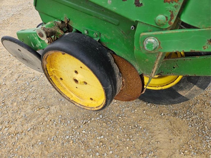 john-deere-7000-image-16