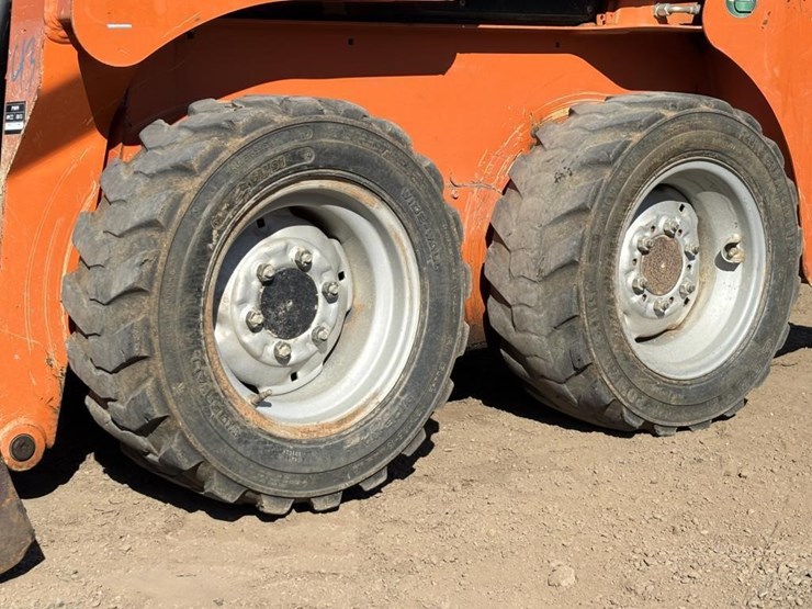 2019-gehl-r105-image-14