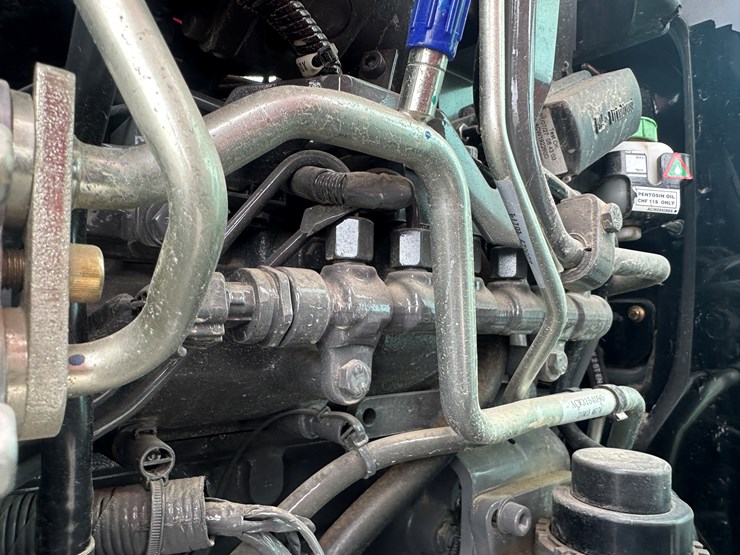 2022-massey-ferguson-4710-image-8