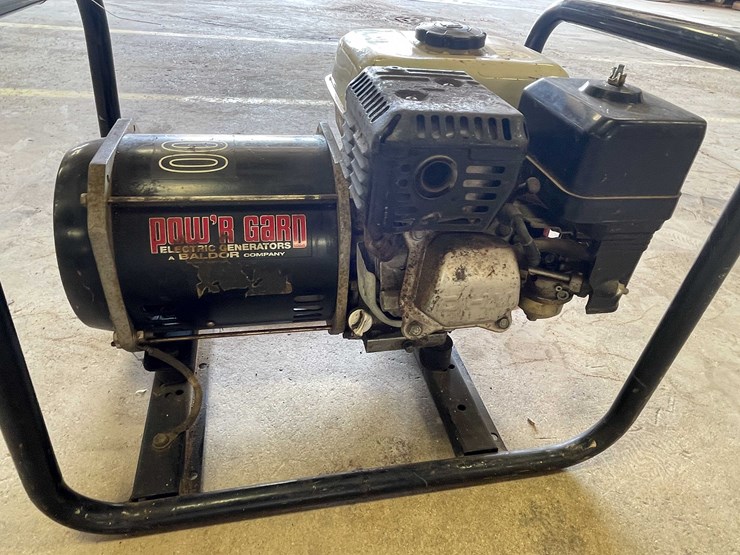 #13375-•-3000-watt-generator-image-2