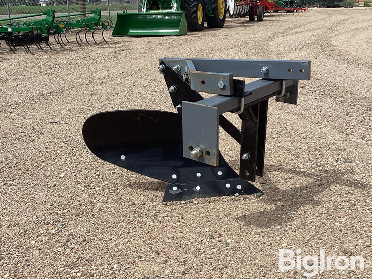 2023-brush-chief-6114-moldboard-single-plow-image-3