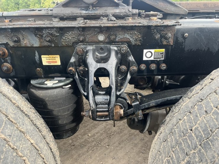 2020-kenworth-t680-image-89