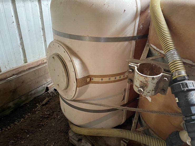 #7166-•-(2)-liquid-saddle-tanks-image-7