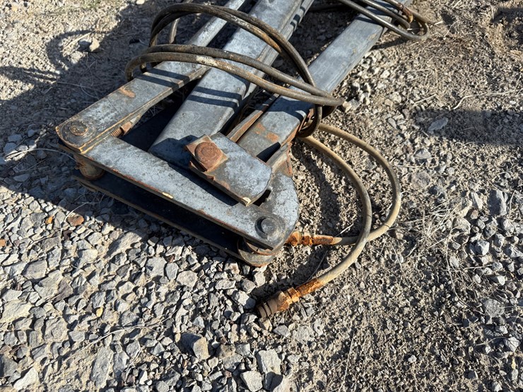#23905-•-yetter-~15'-row-marker-image-5