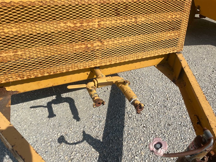 #13348-•-1992-atlas-corporation-tow-behind-compressor-image-12