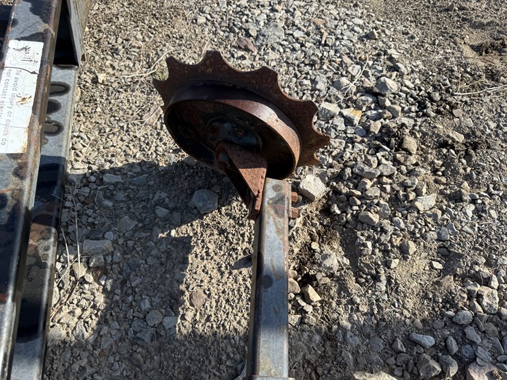 #23905-•-yetter-~15'-row-marker-image-8