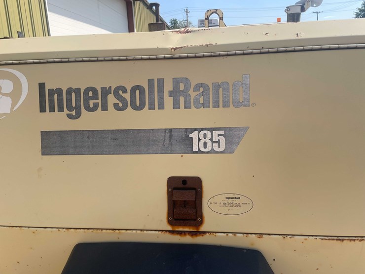 2002-ingersoll-rand-185-image-27