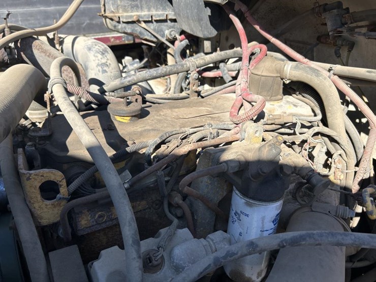 2004-freightliner-fl80-image-49