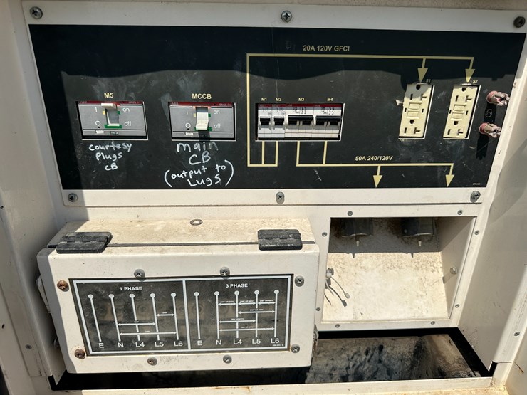 2007-caterpillar-xq20-image-36
