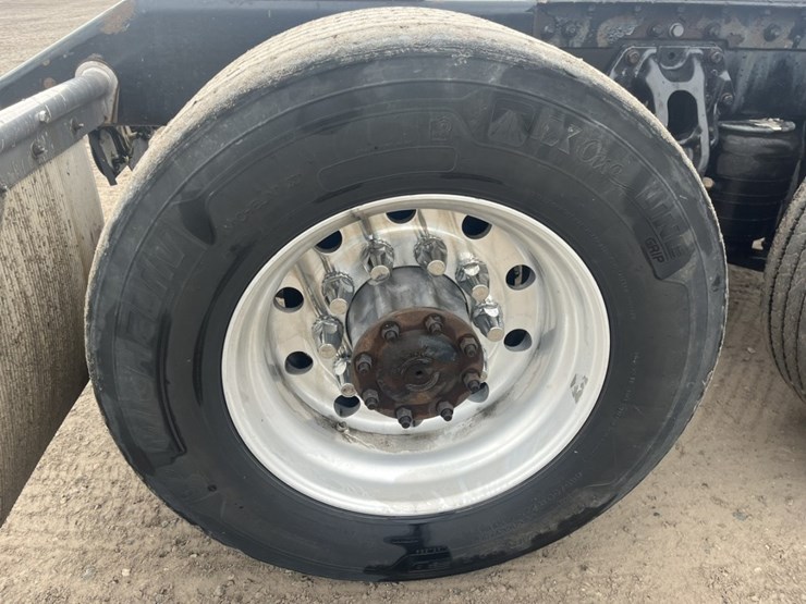 2020-kenworth-t680-image-143