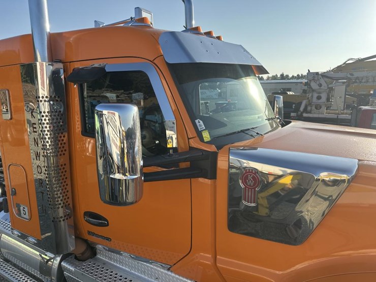 2023-kenworth-w990-image-12
