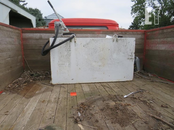 110-gallon-portable-fuel-tank-hand-pump-image-2