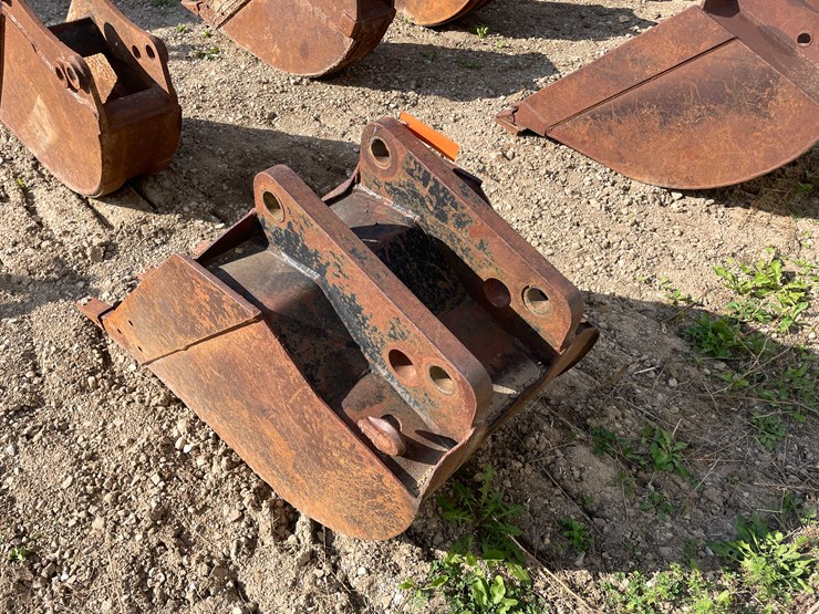 #13397-•-new-holland-bucket-image-3