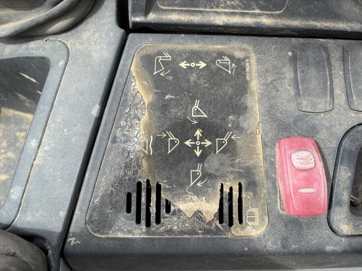 2013-caterpillar-420f-image-43