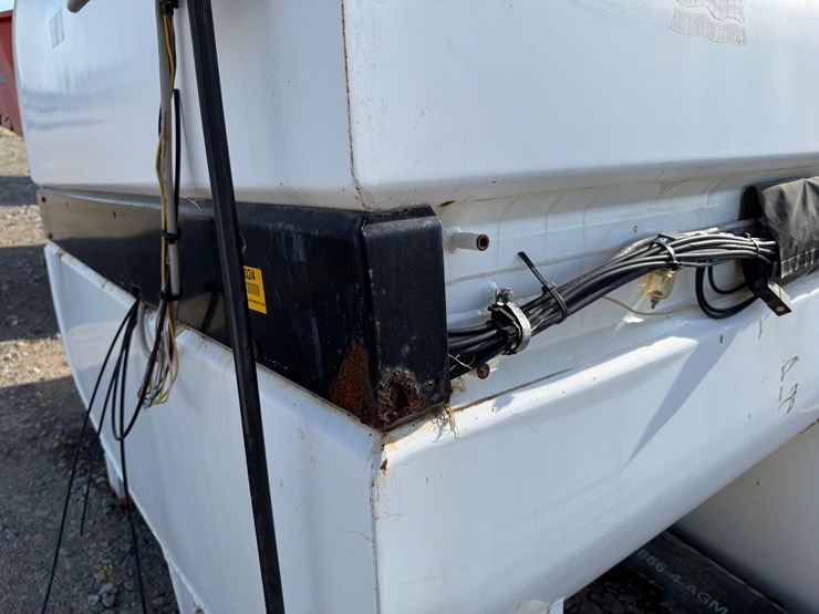 #5024-•-agm-agmc9l-~2000gal-water-tank-truck-bed-inv#:-5024-image-35