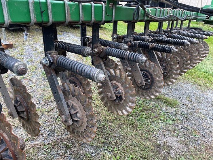 #7102-•-great-plains-grain-drill-no-till-drill-image-48
