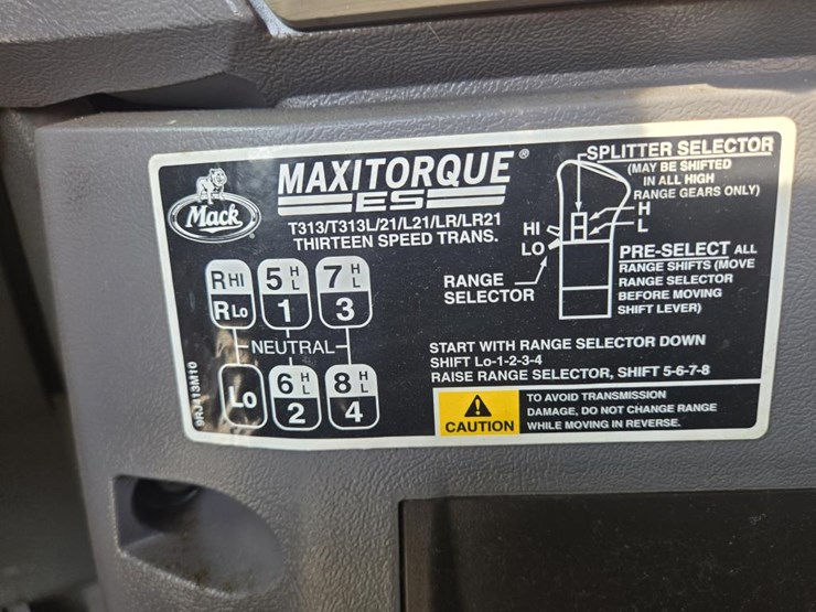 #1244-•-mack-gu813-day-cab-truck-tractor-image-42