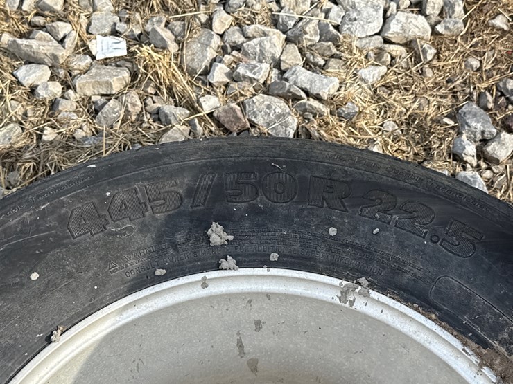 #5272-•-lot-of-(2)-445/50r22.5-tires-w/-rims-image-7