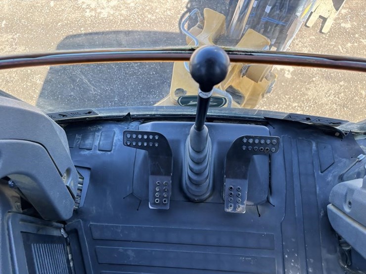 2019-deere-310l-ep-image-44
