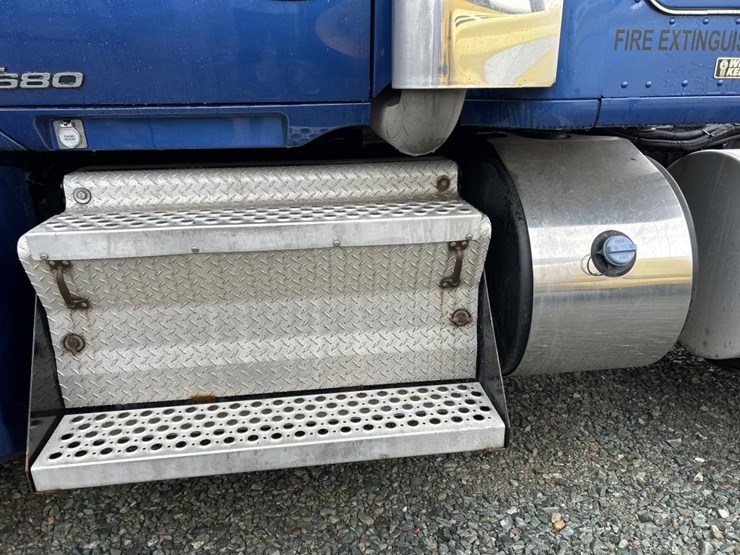 2018-kenworth-t680-image-35