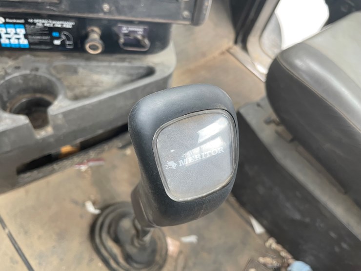 1998-cummins-m11-image-34