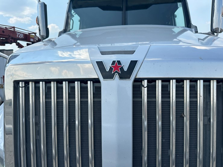 2018-western-star-5700-image-37