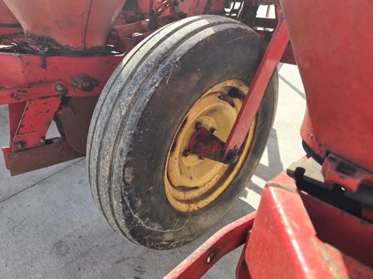 massey-ferguson-468-image-23