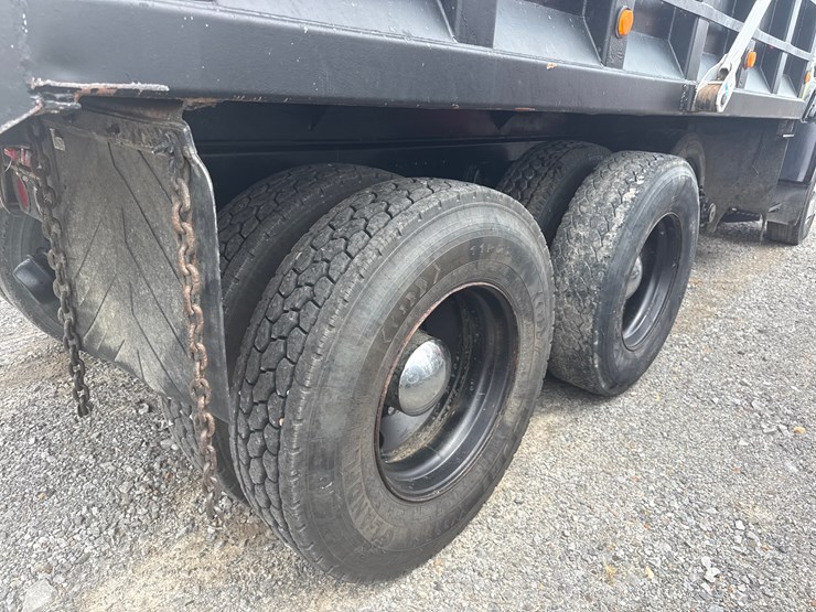 1996-ford-ft900-image-11