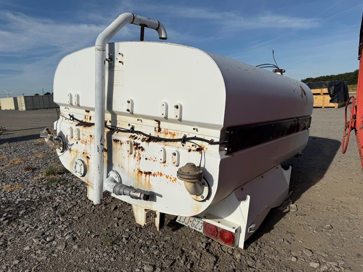 #5024-•-agm-agmc9l-~2000gal-water-tank-truck-bed-inv#:-5024-image-3