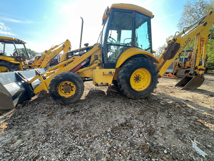 #13311-•-2001-new-holland-lb110e-backhoe-loader-image-3