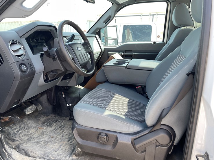 2011-ford-f250-image-24