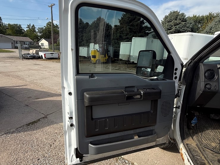 2010-ford-f250-xl-image-18