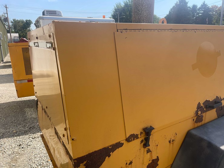 #13348-•-1992-atlas-corporation-tow-behind-compressor-image-23