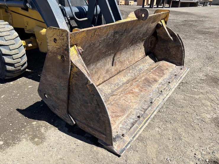 2019-deere-310l-ep-image-10