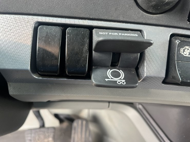 2020-kenworth-t680-image-114
