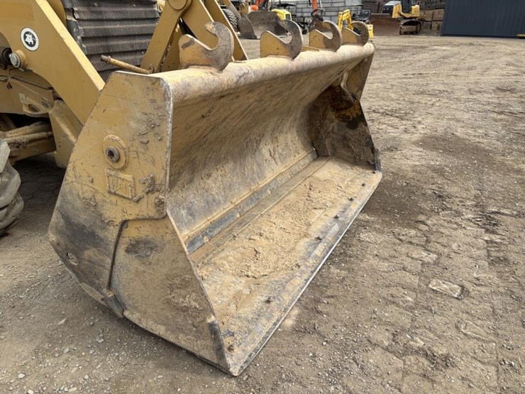 2013-caterpillar-420f-image-10