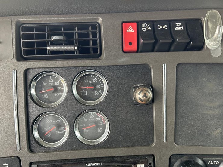 2018-kenworth-t680-image-83