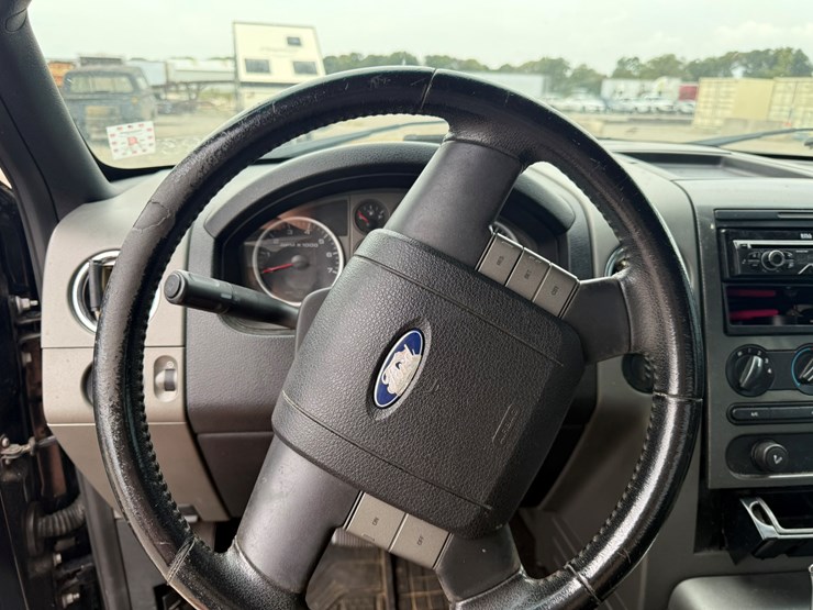 2005-ford-f150-image-30
