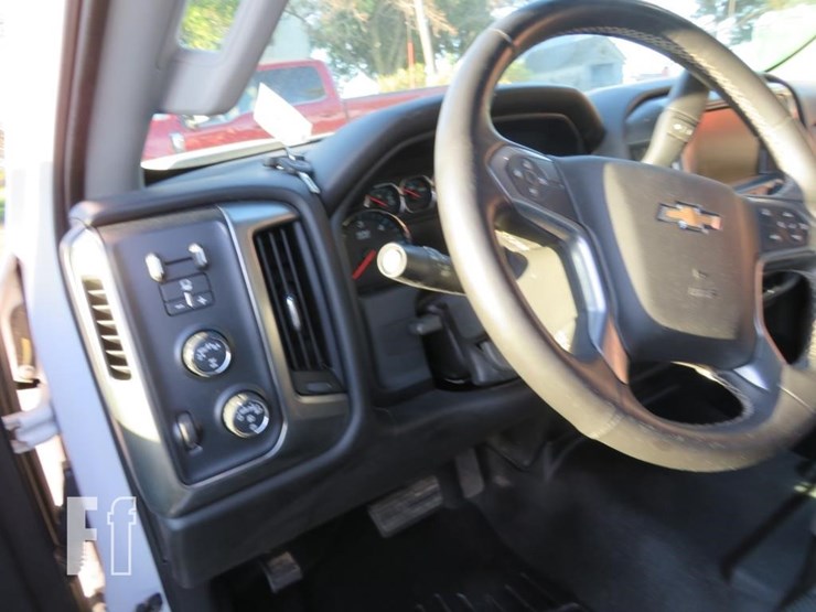 2017-chevrolet-lt-1/2-ton-4x4-,-4-door-16-image-10
