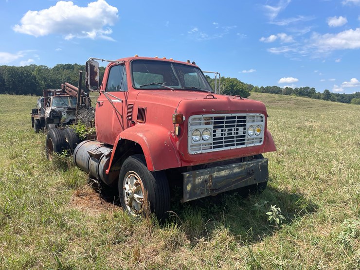 #24150-•-**inop-gmc-s/a-daycab-truck-tractor-th1906v584562-image-2