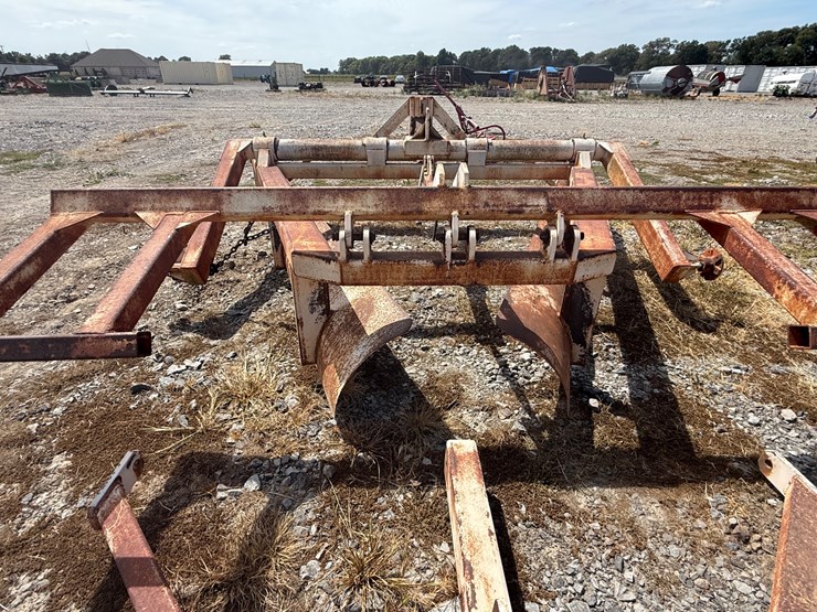 #23909-•-allen-manufacturing-levee-squeeze-image-15