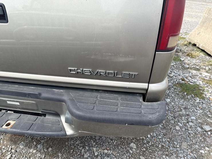 2001-chevrolet-s10-image-6