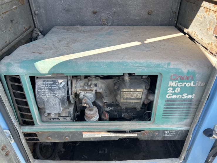 1990-ford-8000-image-38
