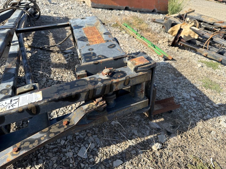 #23905-•-yetter-~15'-row-marker-image-11